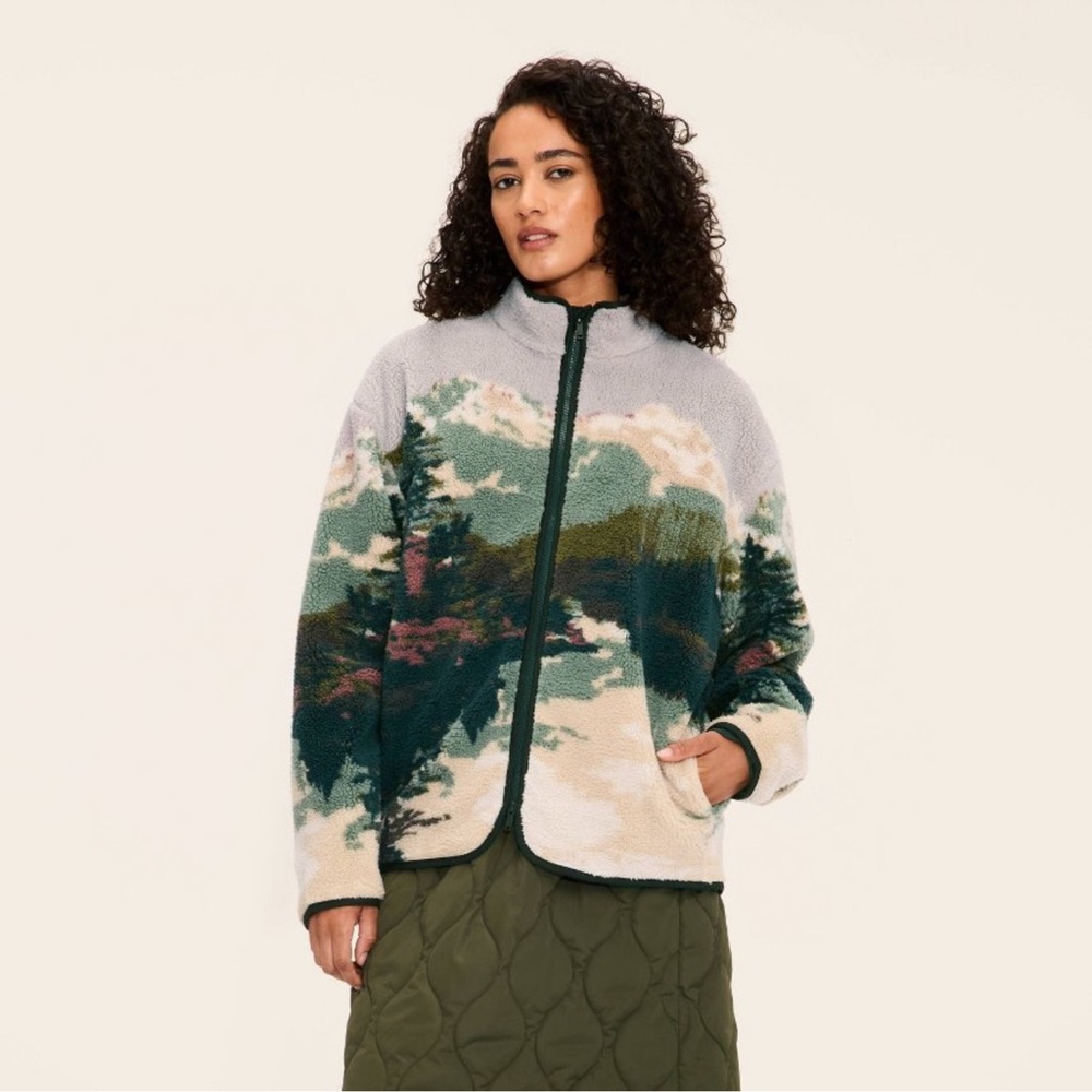 Women's Scenic Teddy Jacket in Green and Cream